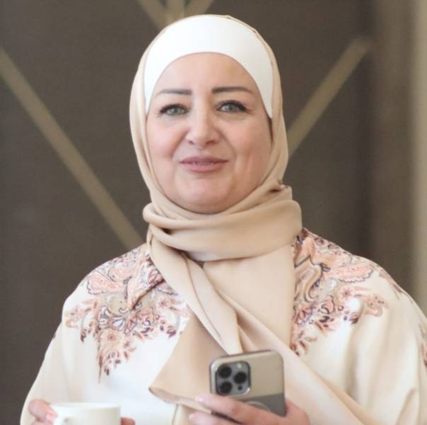  الدكتورة الحديد تنال الدرجة الخاصة