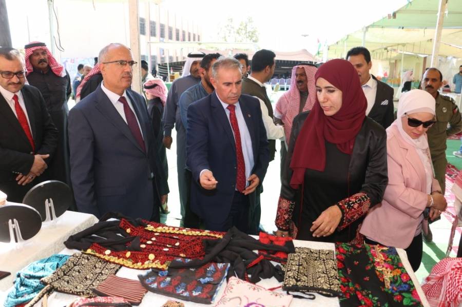 الطويل يفتتح فعاليات مهرجان عمان الثقافي في الدامخي