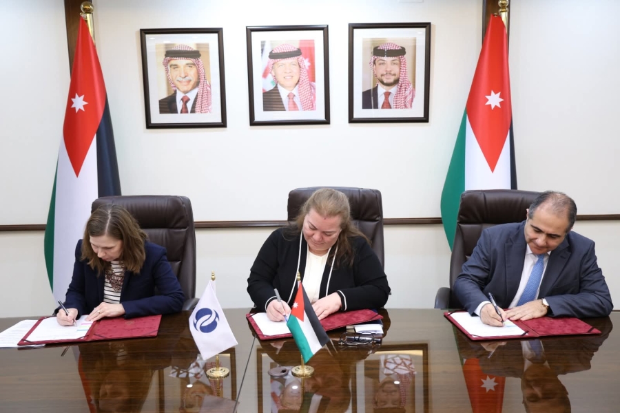 مليون ونصف يورو لدعم تطوير مشروع إنشاء 41 مدرسة حكومية