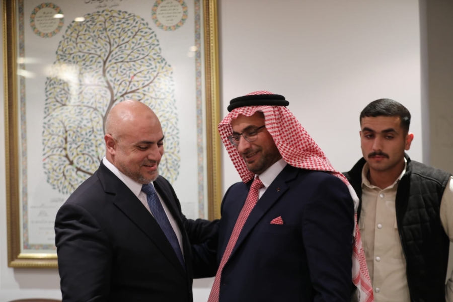 الدكتور الخطبا يستقبل المهنئين (صور)