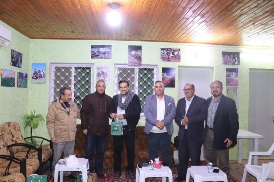 الحجايا يهنئ الفقير 