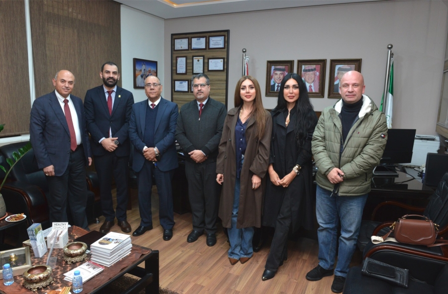 رئيس جامعة البترا يكرّم الإعلاميتين فرح وحلا يغمور