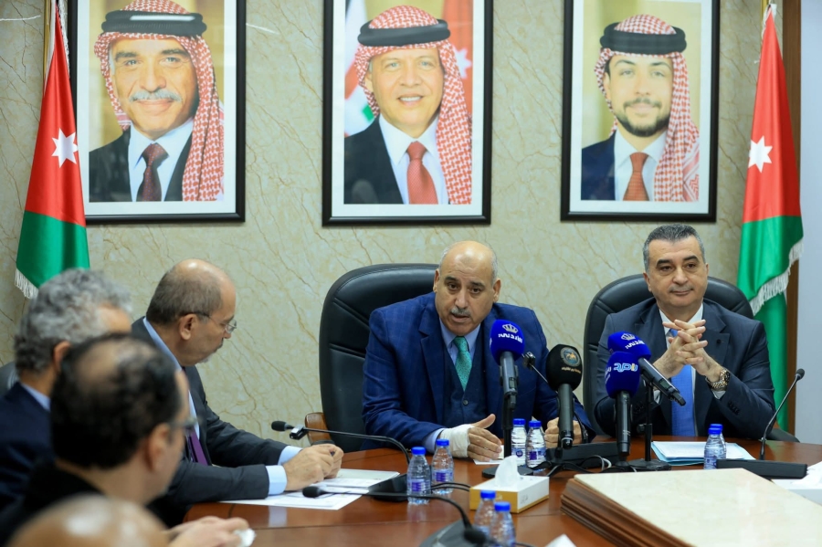 القاضي يترأس اجتماع لجنة الشؤون الخارجية النيابية مع الوزير الصفدي