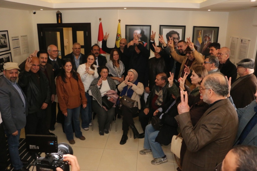 وفود شعبية اردنية تتوافد الى سفارة فنزويلا بعمان