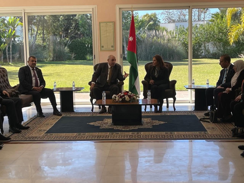 القاضي يلتقي طلبة أردنيين الدارسين بالمغرب