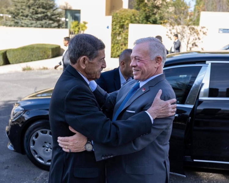 الملك و ولي العهد في دارة الدلابيح (صور)