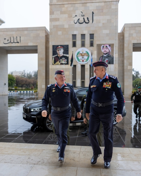 الملك يزور مديرية الأمن العام