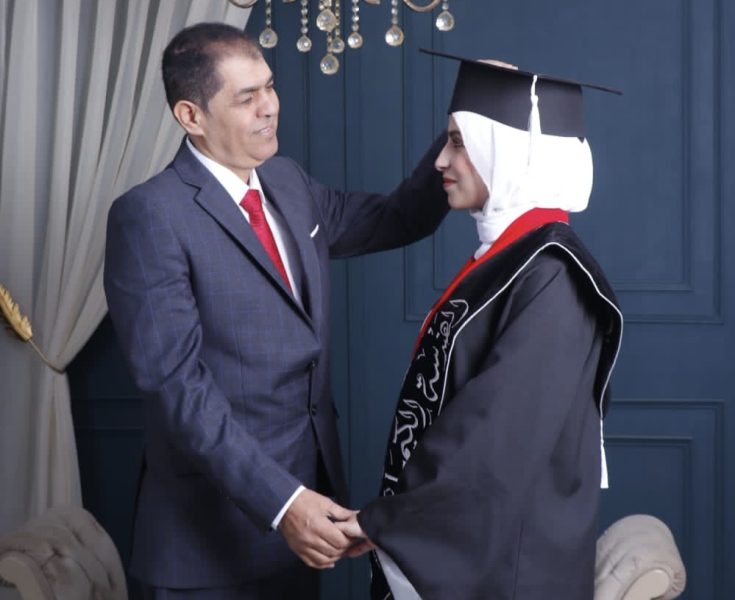 المهندسة اسماء المحارمة تناقش مشروع تخرجها