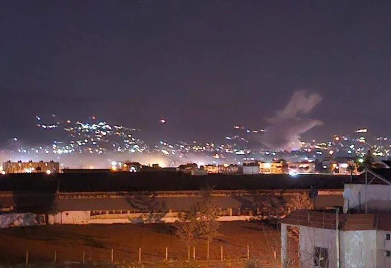 8 قتلى في غارات اسرائيلية تستهدف لبنان