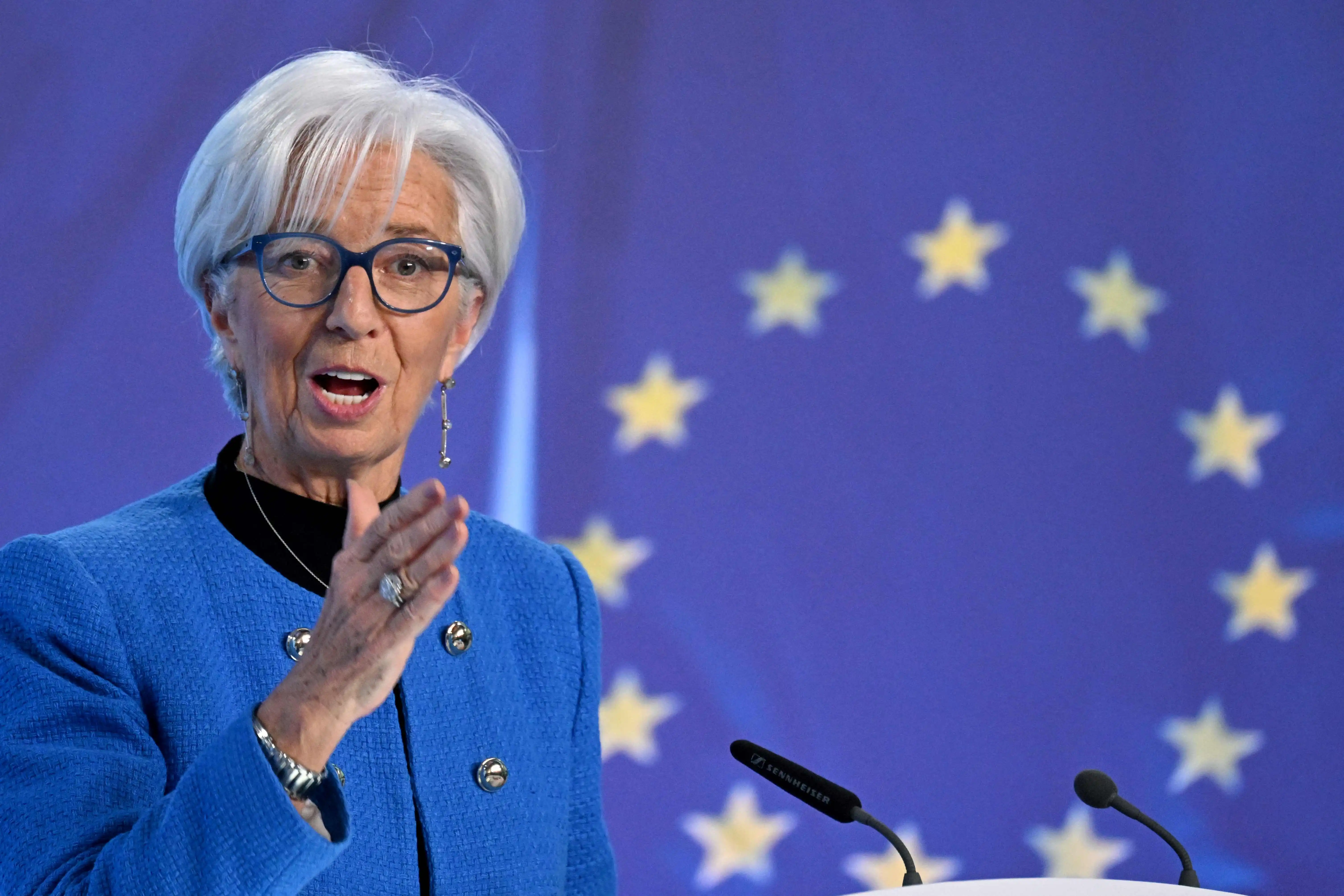 لاغارد تحذر من الرسوم الامريكية الجديدة وتدعو لدراستها