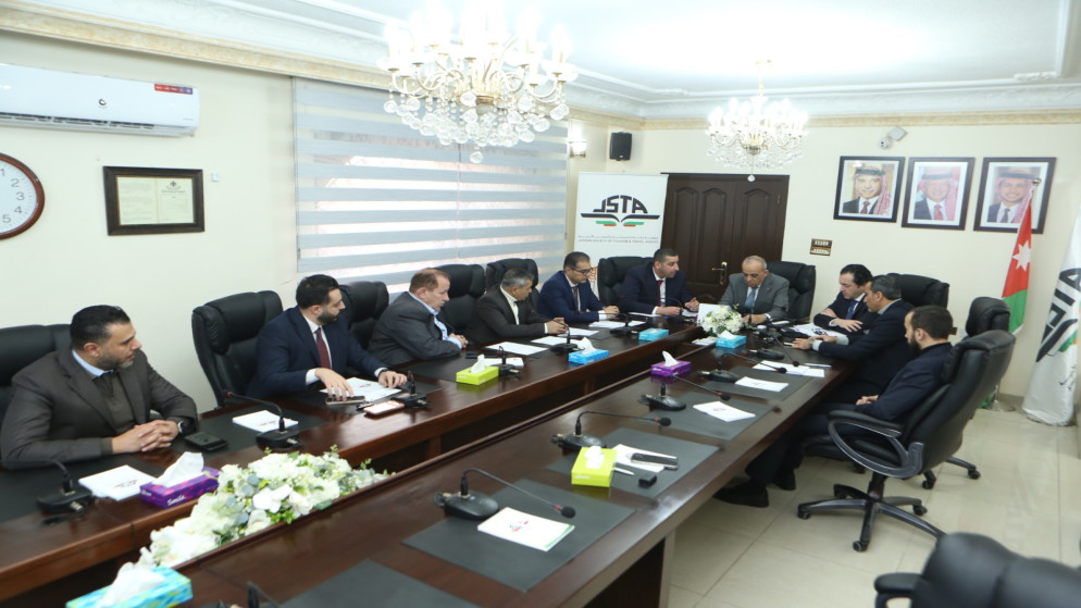 السياحة والآثار تبحث تنظيم السوق السياحي