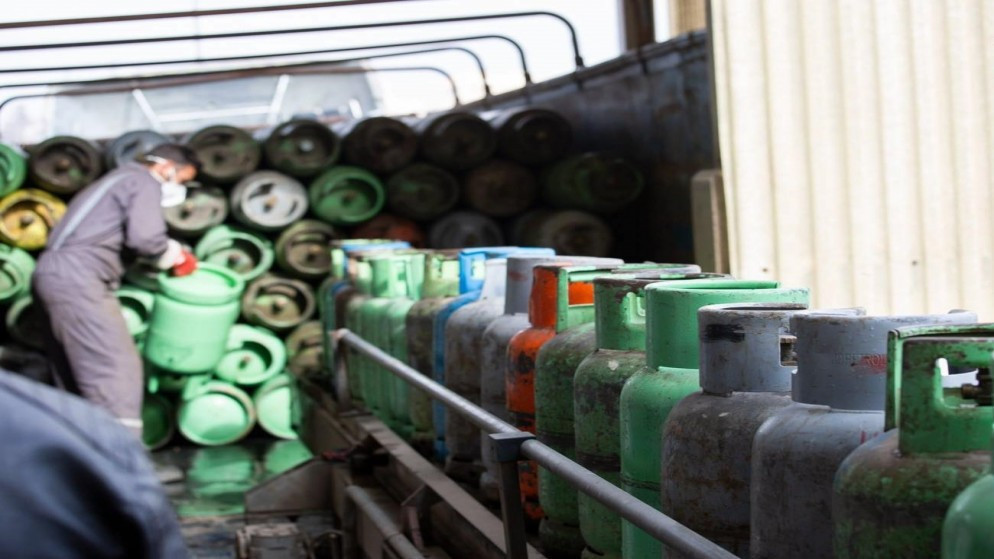 وزير الطاقة يؤكد توافر المشتقات النفطية والغاز في الاردن