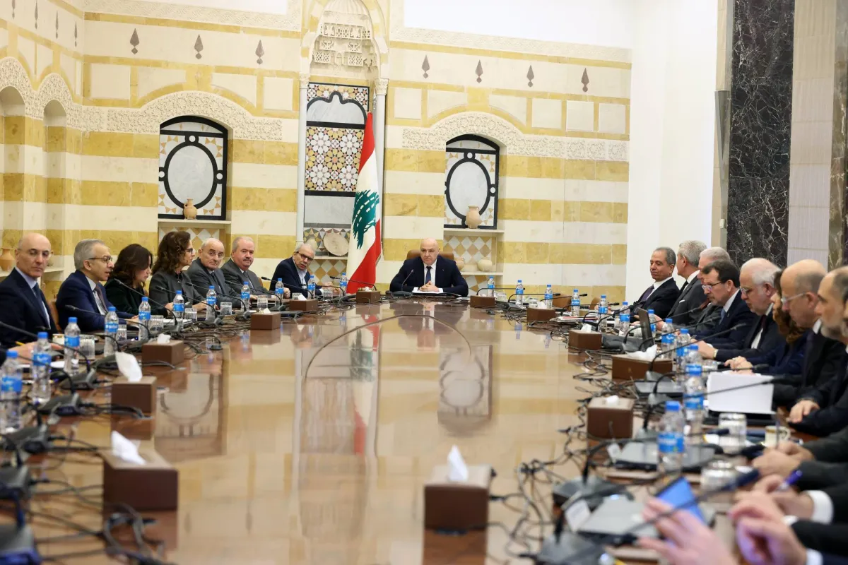 لبنان يحظر حزب الله عسكريا ويطالب بتسليم السلاح