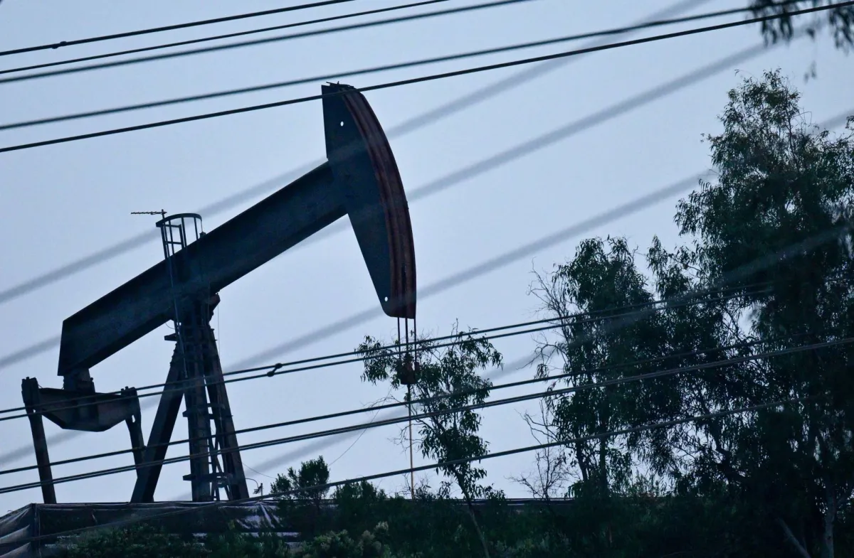 قفزة كبيرة لاسعار النفط وسط مخاوف من نقص الامدادات وتصاعد الصراع