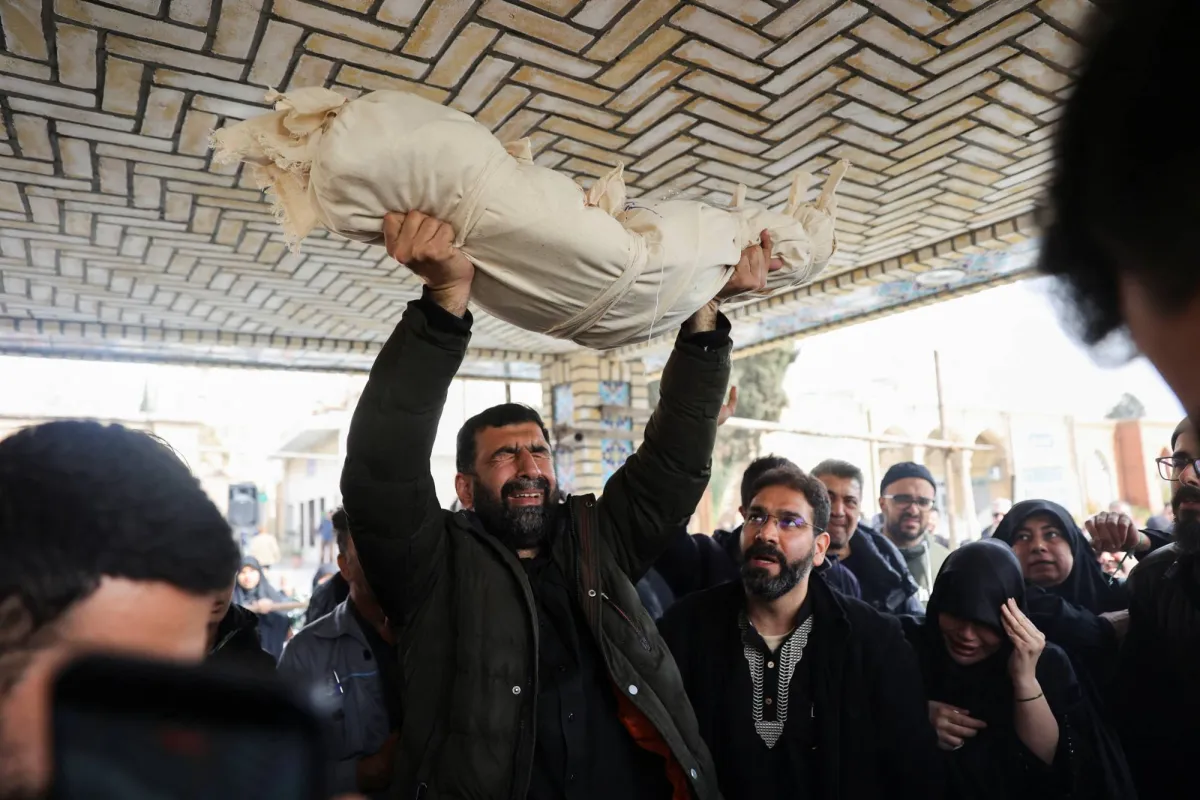 خبراء الحرب الامريكية على ايران تنتهك القانون الدولى