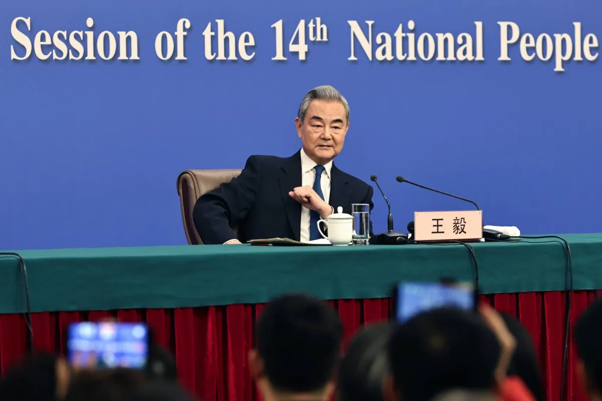 بكين تعلن معارضتها استهداف المرشد الايراني الجديد