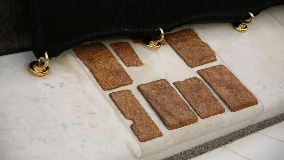 قطع معجن شاذروان الكعبة شواهد تاريخية نادرة