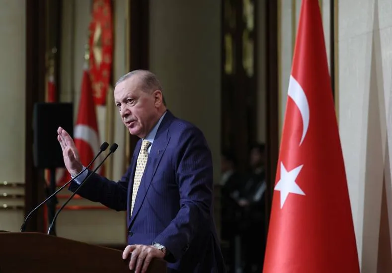 اردوغان تركيا تسعى للابتعاد عن لهيب الحرب