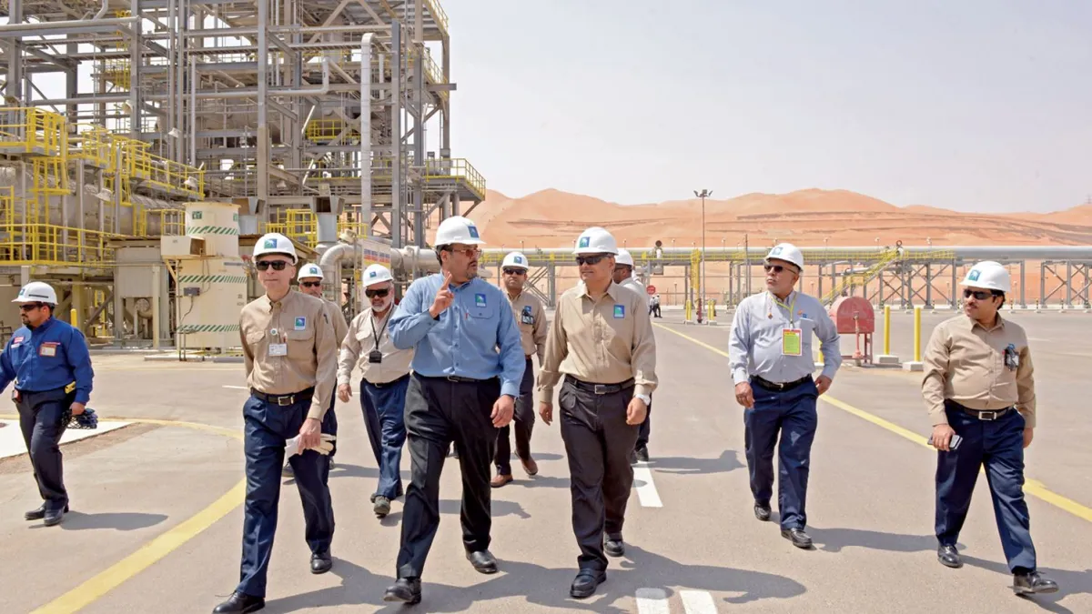 ارامكو تؤكد صلابة الاداء وخطط لمواجهة ازمة مضيق هرمز