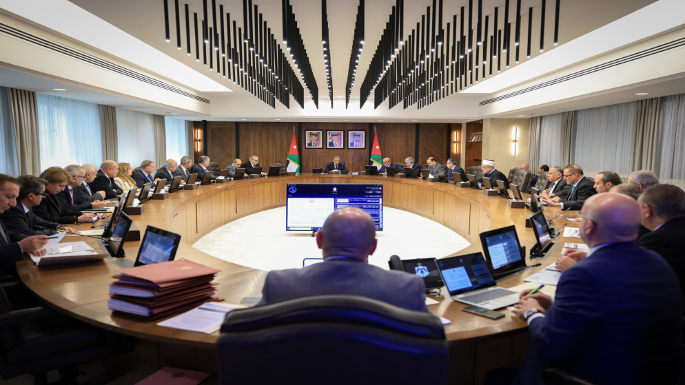 مجلس الوزراء يقر قانون السير المعدل واتمام بيع وشراء المركبات الكترونيا