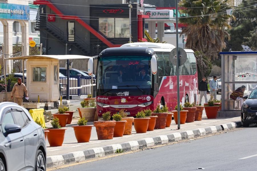 تشغيل خط الباص سريع التردد إلى جامعة البلقاء التطبيقية لتعزيز خدمات النقل للطلبة