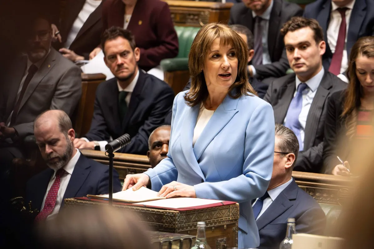 وزيرة المالية البريطانية تتعهد بتخفيف اثر صراع الشرق الاوسط