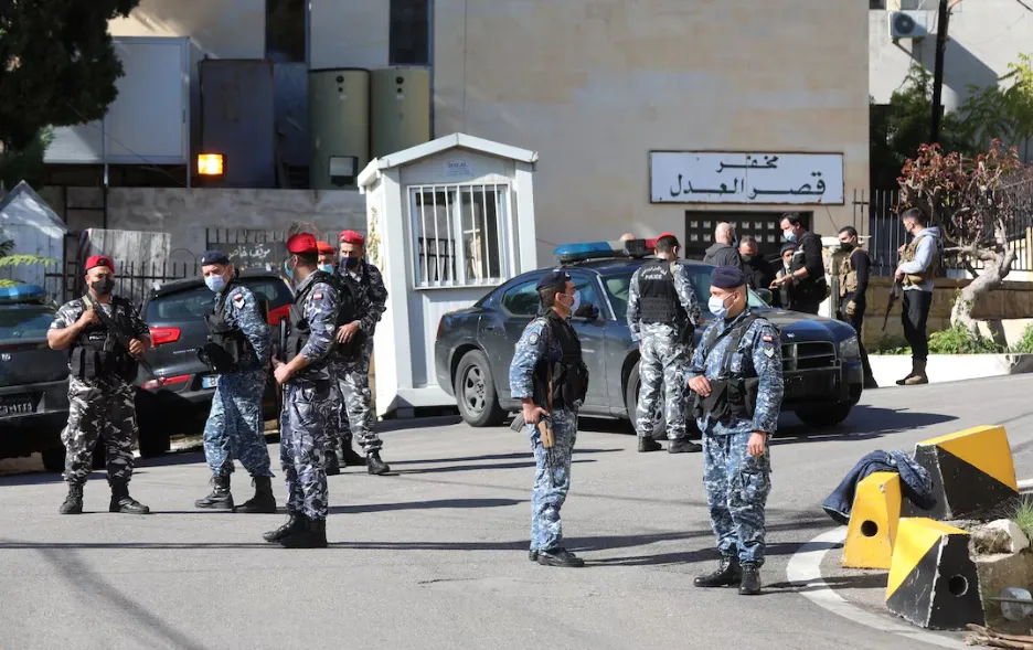 لبنان يسلم دمشق سجناء سوريين تنفيذا لاتفاق قضائي