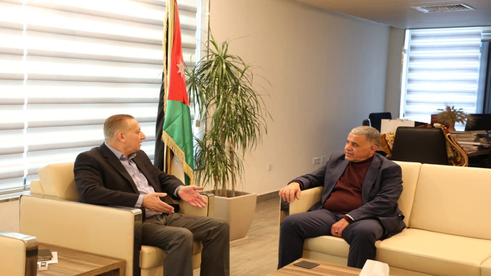 وزير الزراعة يشدد على متابعة كميات الخضار والفواكه بالسوق