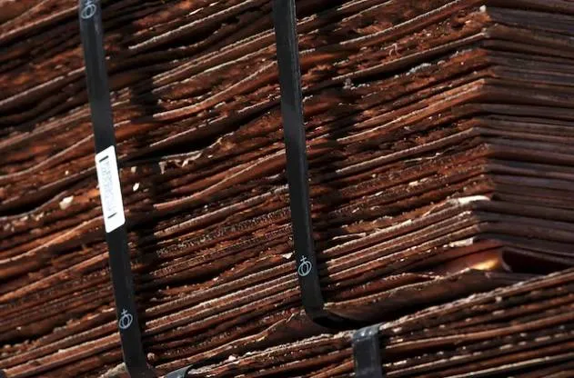 تراجع النحاس لادنى مستوى مع صعود النفط والدولار