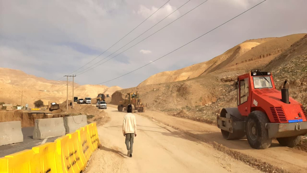 انجراف طريق الطفيلة الكرك بسبب السيول.. الاشغال تباشر الاصلاح