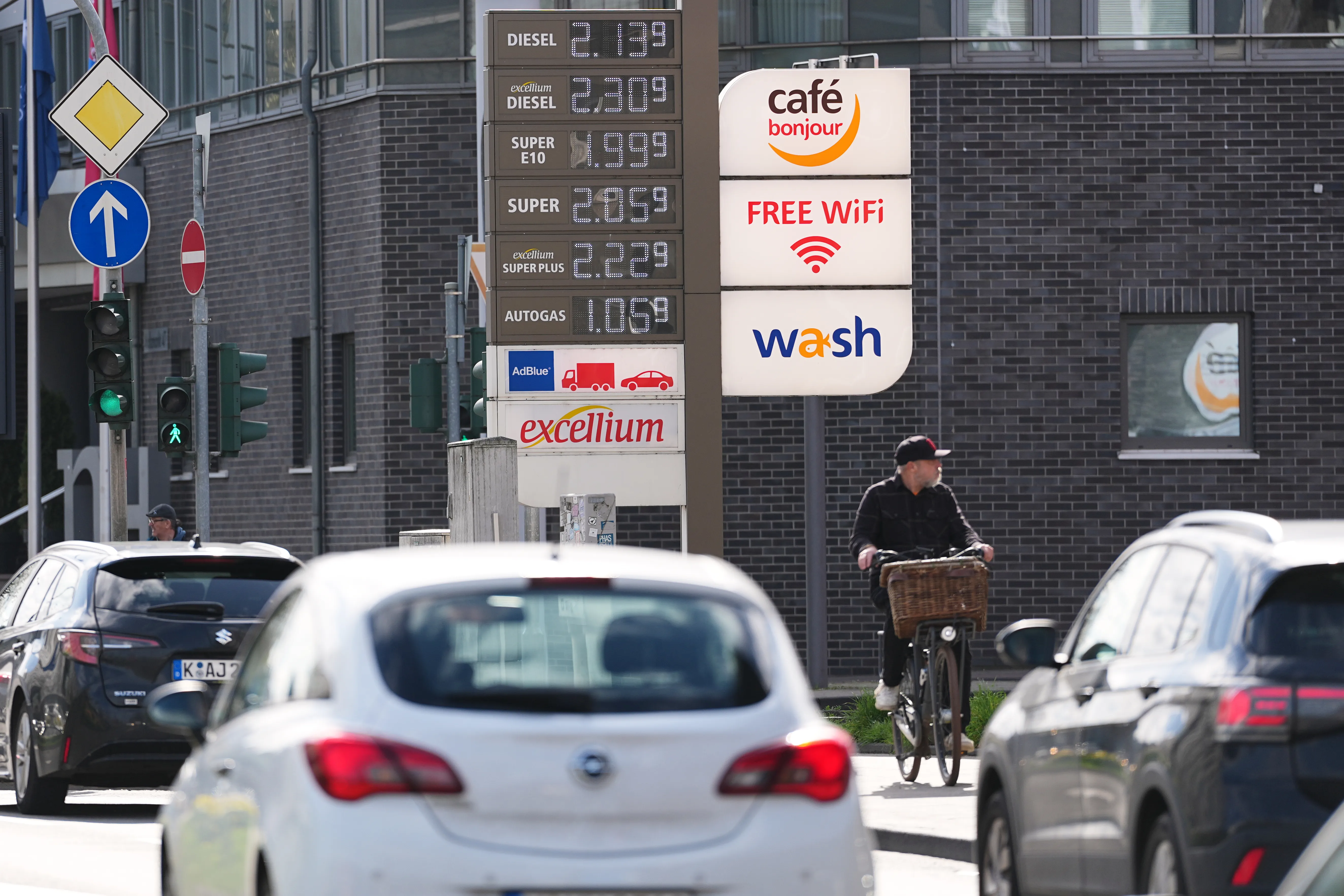 الاتحاد الاوروبي يبحث خيارات كبح ارتفاع تكاليف الطاقة