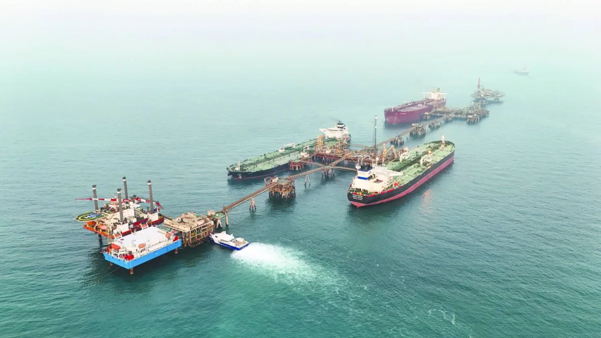 وزير النفط العراقي يكشف عن تواصل مع ايران بشان عبور ناقلات النفط عبر هرمز