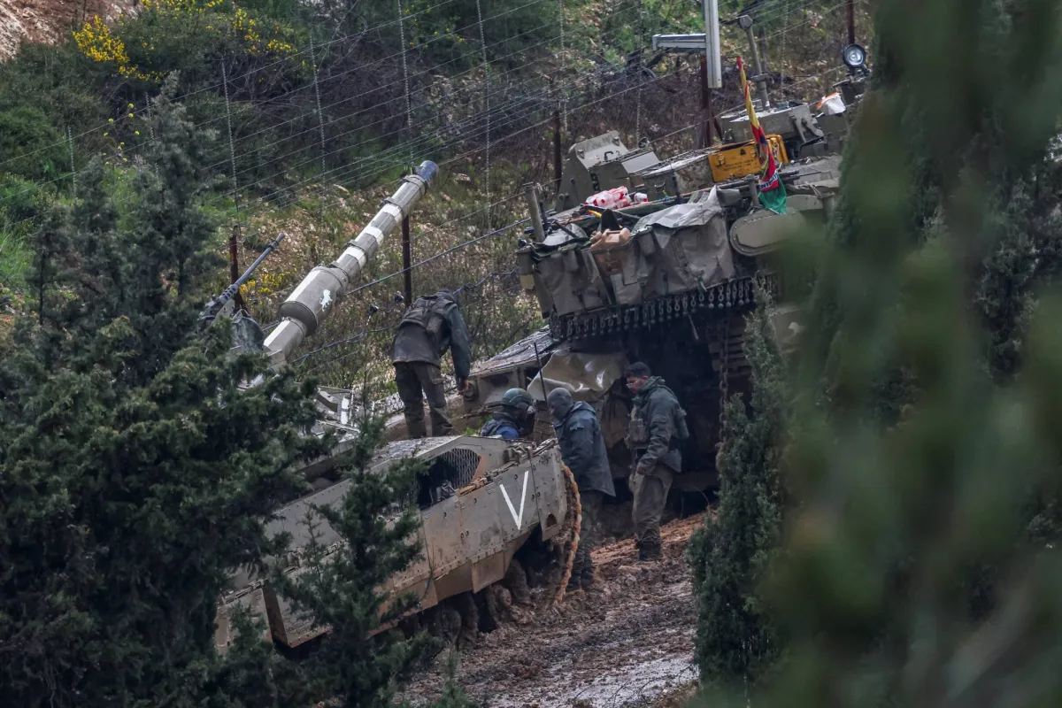 مقتل شخص واطلاق صواريخ من لبنان تجاه شمال اسرائيل