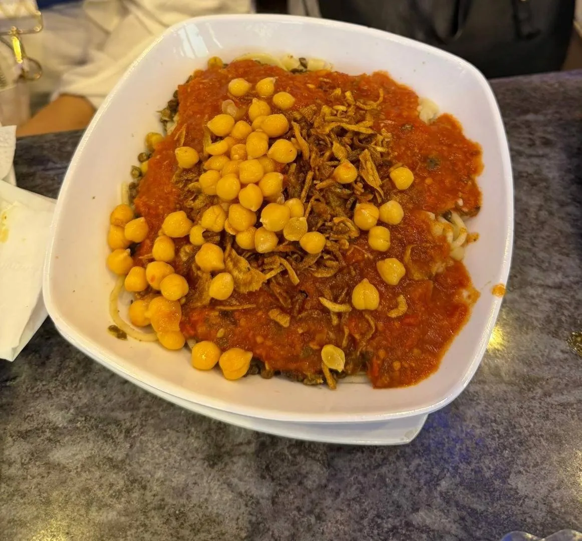 الكشري في مصر يتاثر بالحرب وارتفاع الاسعار