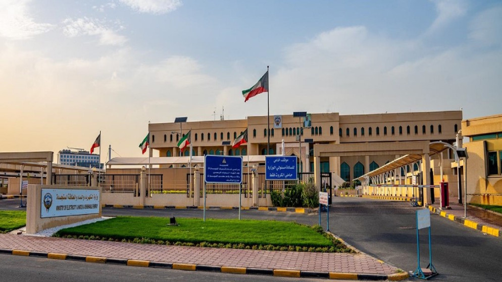 خروج خطوط نقل الطاقة الكهربائية عن الخدمة في الكويت