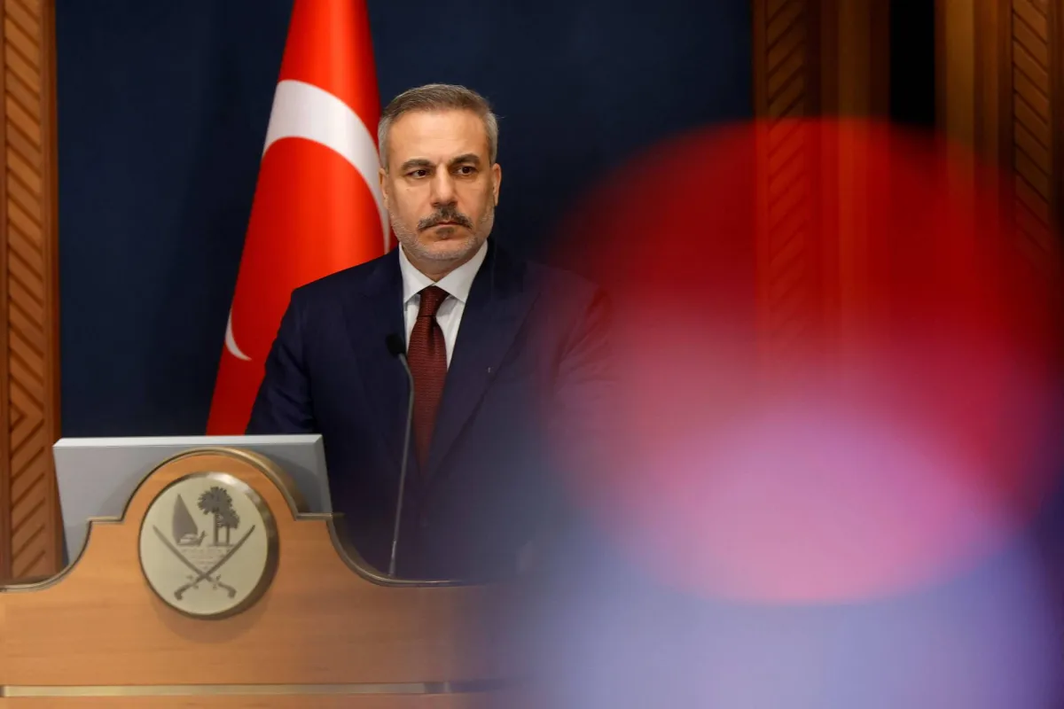 وزير الخارجية التركي يبحث مع نظيره الصيني انهاء الحرب في ايران