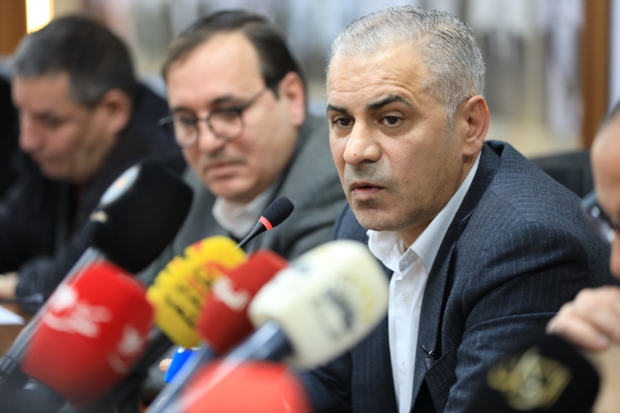 لجنة العمل النيابية تواصل لقاءاتها (صور)