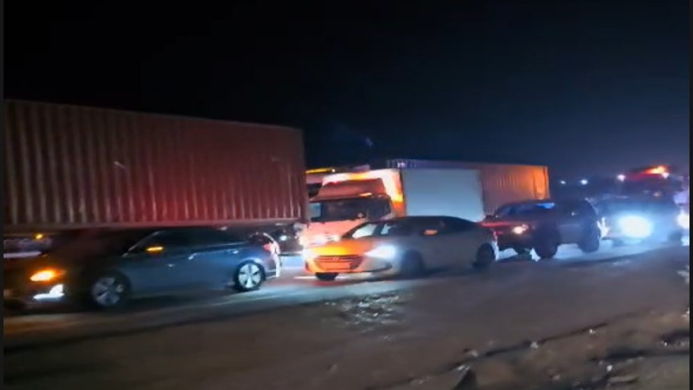 قطع السير على الطريق الصحراوي وعنيزة بسبب ارتفاع المياه