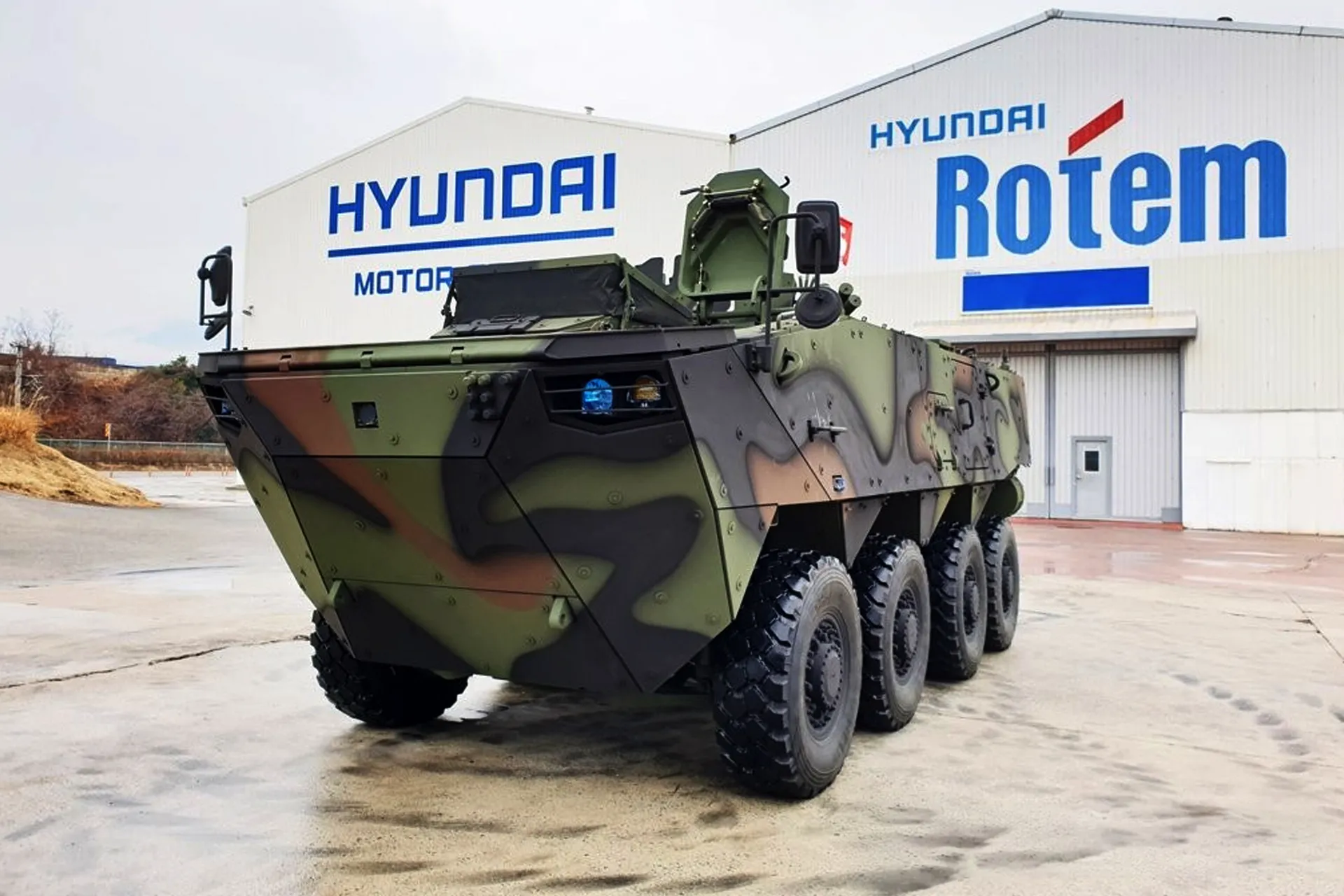 شركات سيارات تتجه نحو الصناعات الدفاعية مع ارتفاع الانفاق العسكري