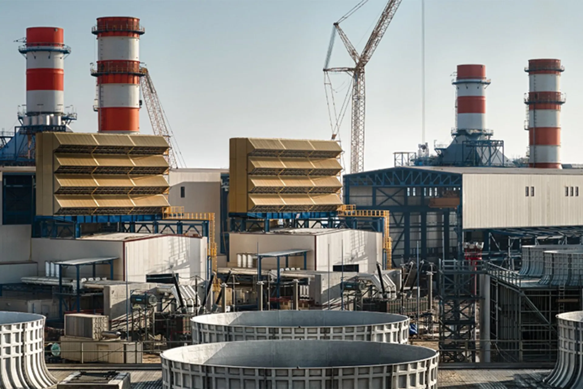 مصر تقيد ساعات عمل المحلات والمطاعم لتخفيف استهلاك الطاقة