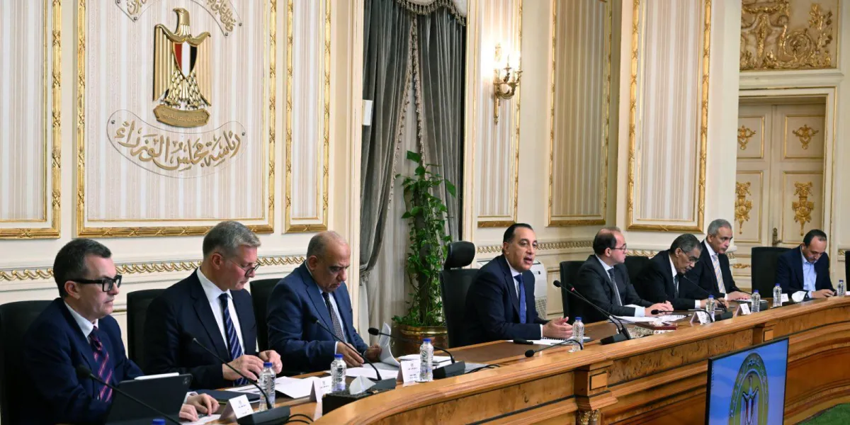 مصر تبطئ مشاريع حكومية بسبب تداعيات الحرب