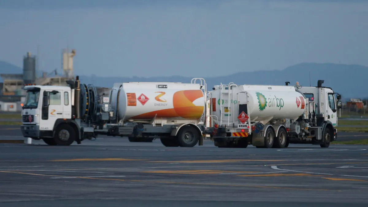 نيوزيلندا تتبنى استراتيجية طوارئ للوقود دون قيود فورية