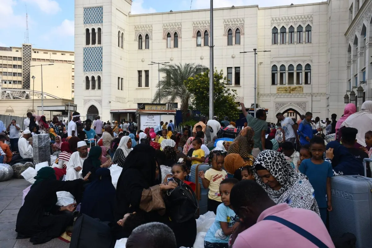 تزايد أعداد المغادرين السودانيين من مصر رغم تراجع مبادرات العودة المجانية