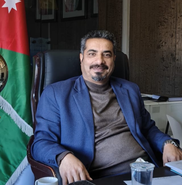 مع الملك انت لنا ونحن لك