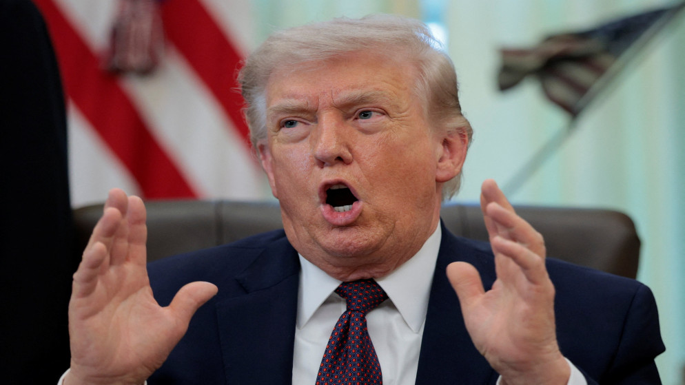 ترامب يهدد بضربات محددة وانسحاب سريع من ايران