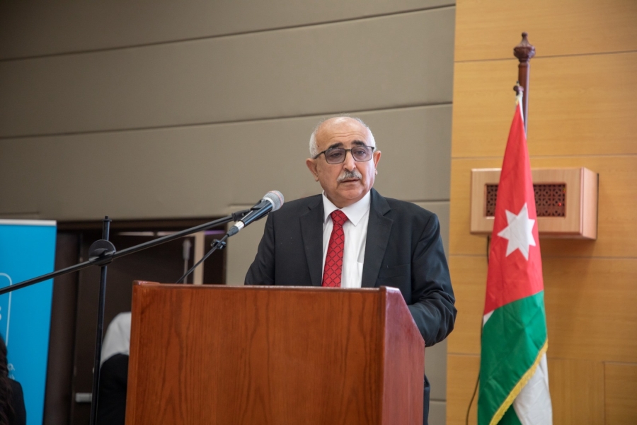 الدكتور الحياري يرعى اليوم العلمي لقسم الكيمياء في الهاشمية ويؤكد أهمية ربط التعليم بالصناعة والابتكار