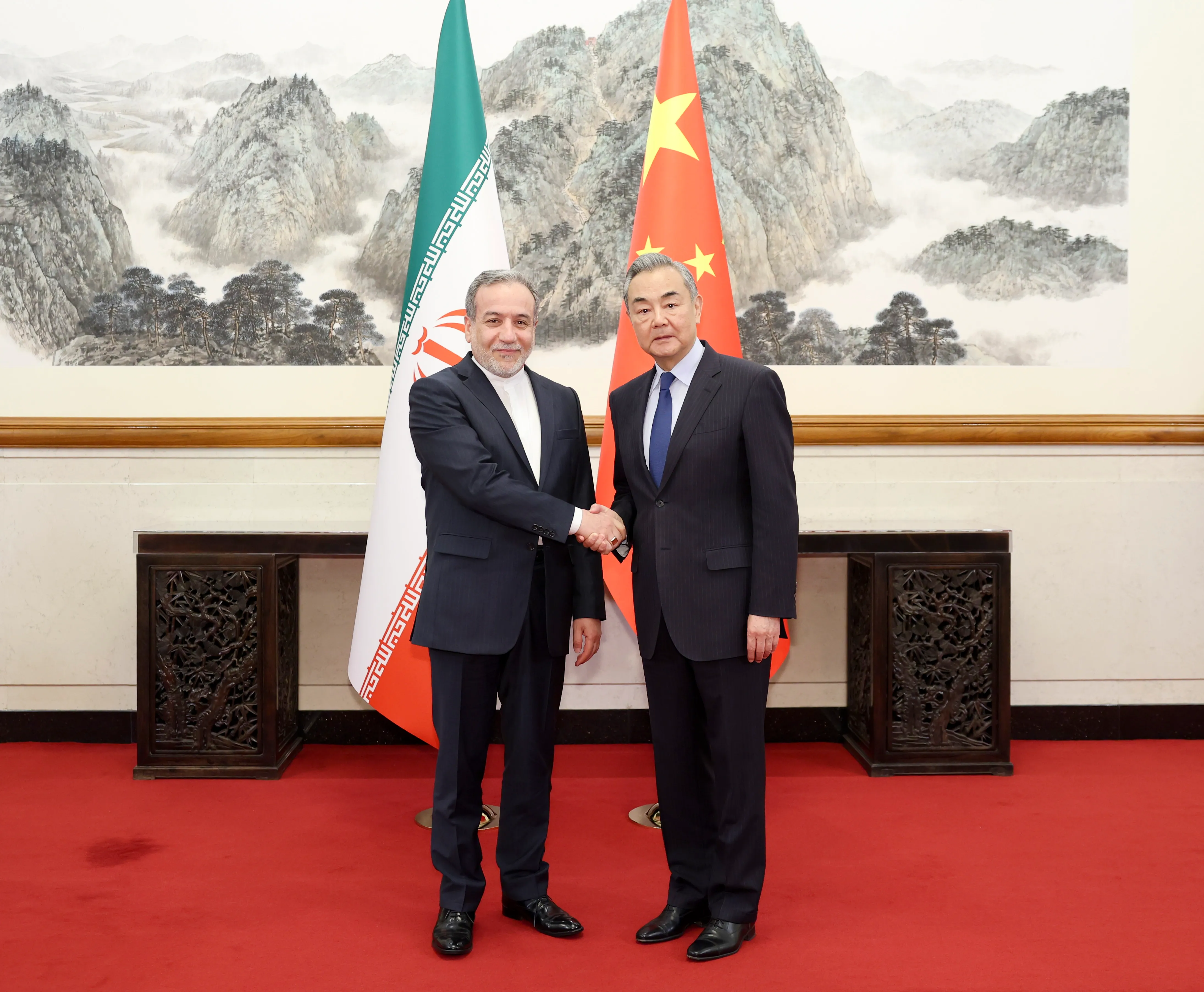 الصين توسع نفوذها بالشرق الاوسط وسط تباطؤ اقتصادي وتوترات اقليمية