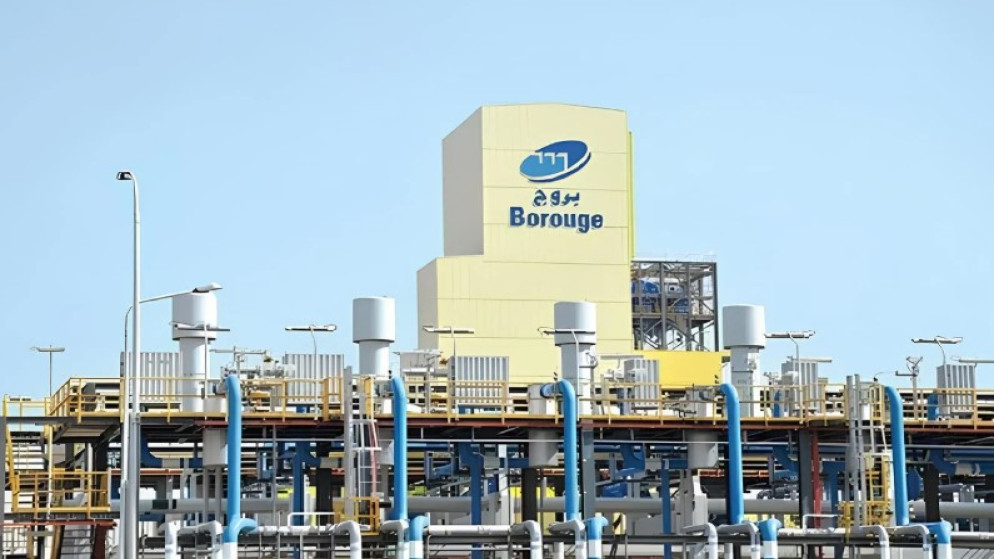 ابوظبي تعلق العمليات في مصنع للبتروكيماويات اثر سقوط شظايا