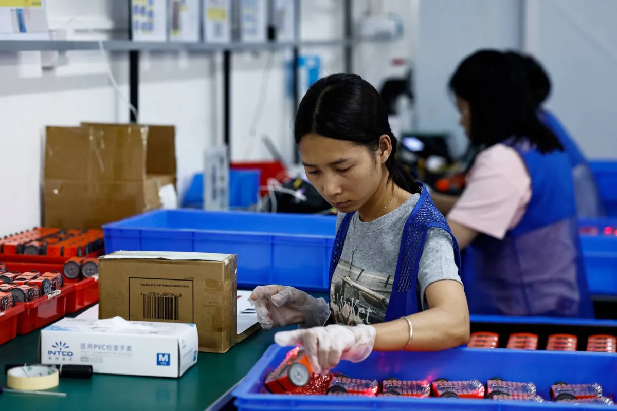 مصانع الصين تتحدى التعريفات الجمركية وتواصل النمو