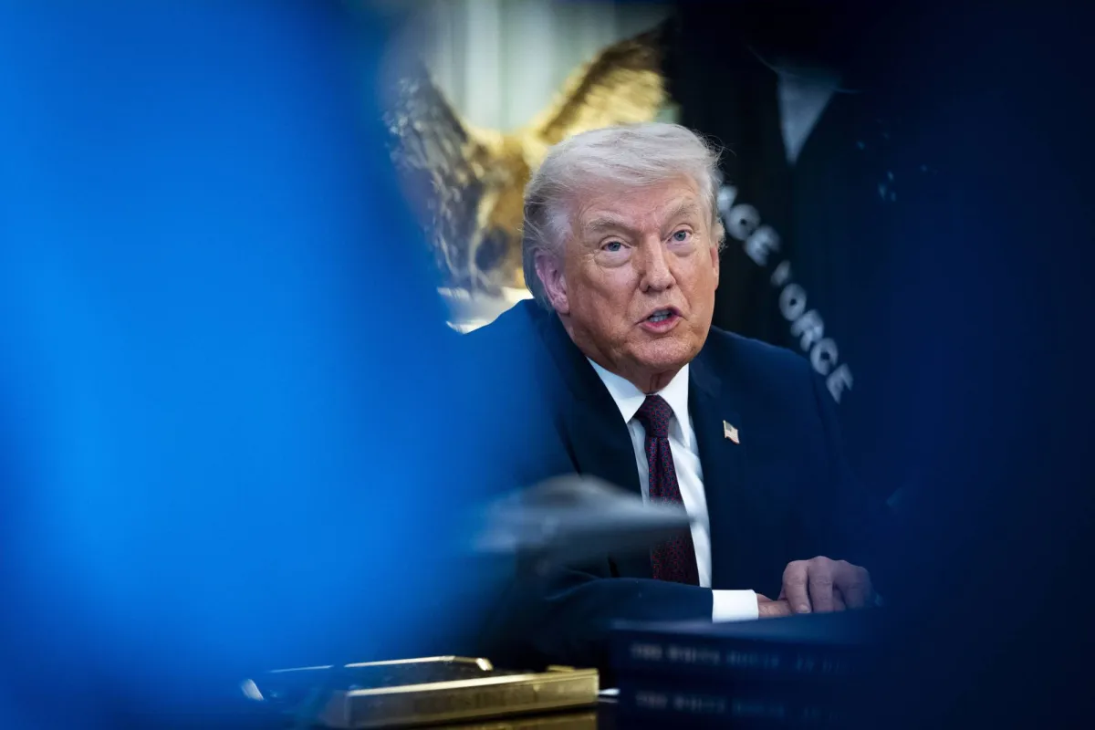 ترامب يهدد بضرب ايران ويطالب بفتح مضيق هرمز